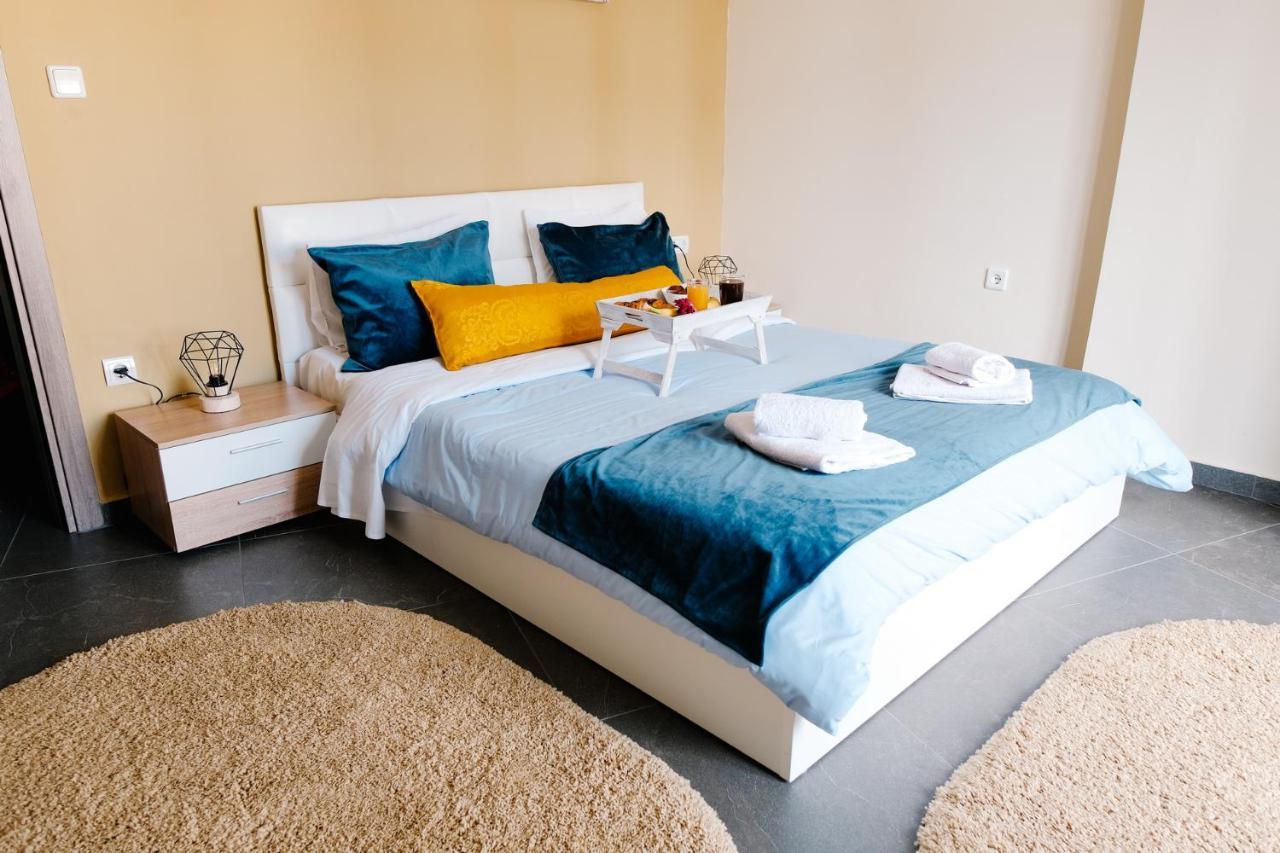 Violet City Center Apartments Кавала Экстерьер фото