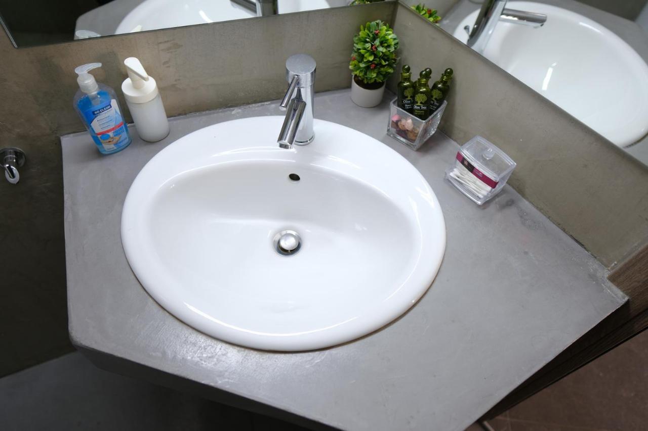 Violet City Center Apartments Кавала Экстерьер фото