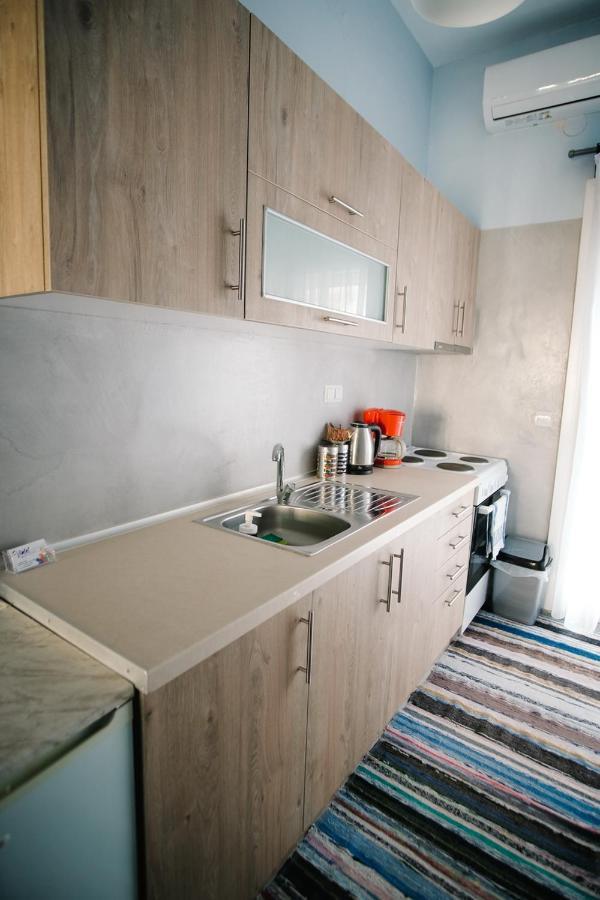 Violet City Center Apartments Кавала Экстерьер фото