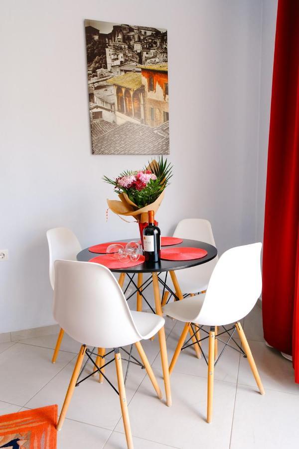 Violet City Center Apartments Кавала Экстерьер фото